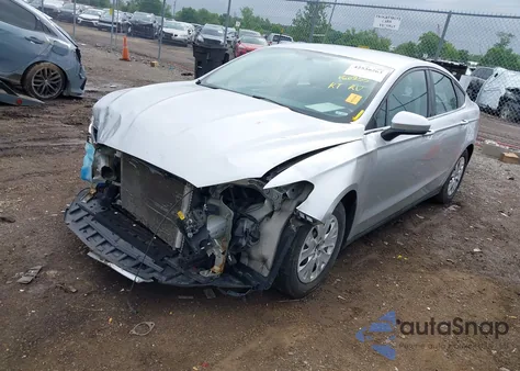 2014 Ford Fusion S z USA, uszkodzony, nr VIN 3FA6P0G77ER394747